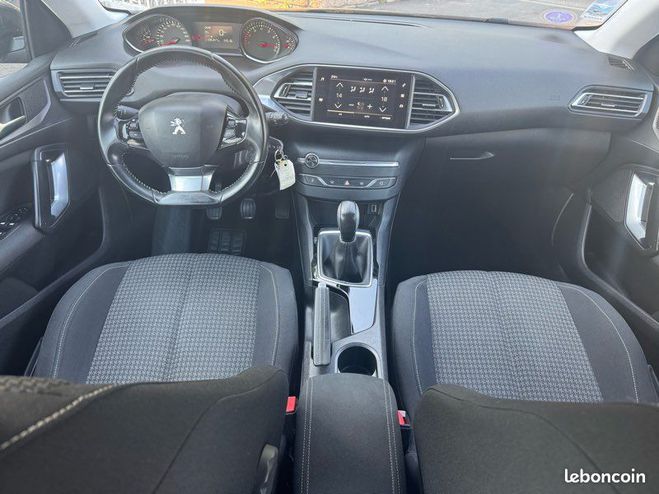 Peugeot 308 SW1.2l 110cv ACTIVE GARANTIE Gris de 2017