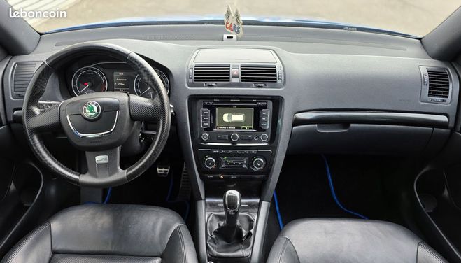 Skoda Octavia 2.0 tfsi rs Bleu de 2012