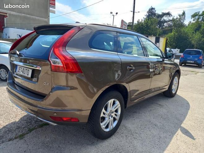 Volvo XC60 (2) D4 181 MOMENTUM GEARTRONIC Marron de 2014
