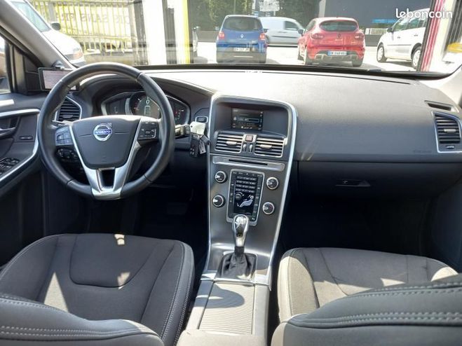 Volvo XC60 (2) D4 181 MOMENTUM GEARTRONIC Marron de 2014