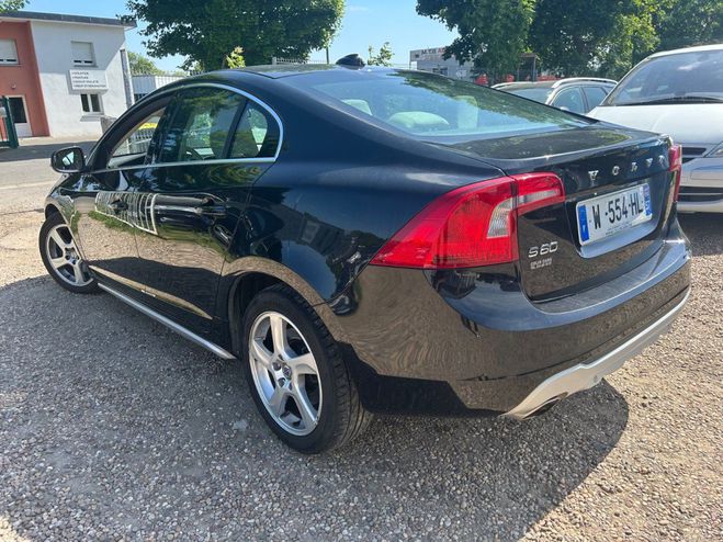 Volvo S60 2.0 D4 163 MOMENTUM * GPS * Noir de 2011