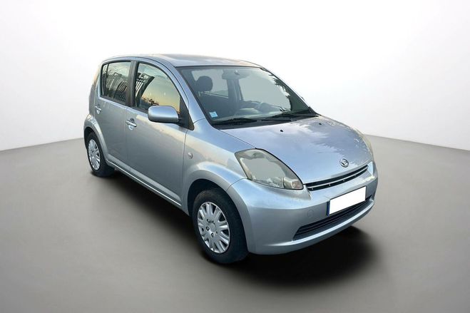 Daihatsu Sirion 1.3 VVT BVA Grise de 2006