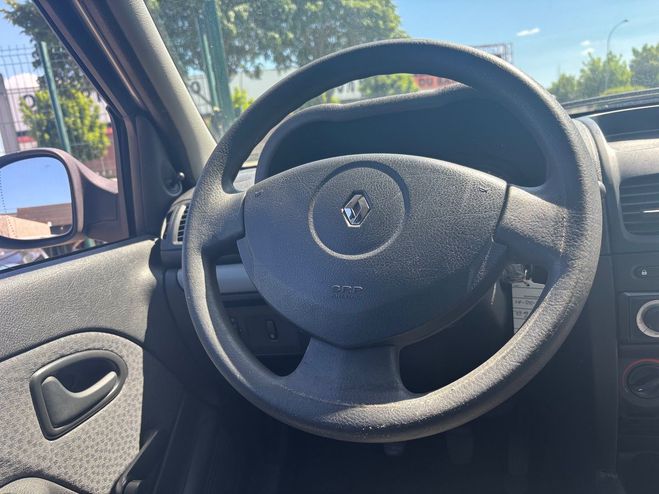 Renault Clio II (2) CAMPUS 1.2 60 GPL .COM 5P Gris de 2010