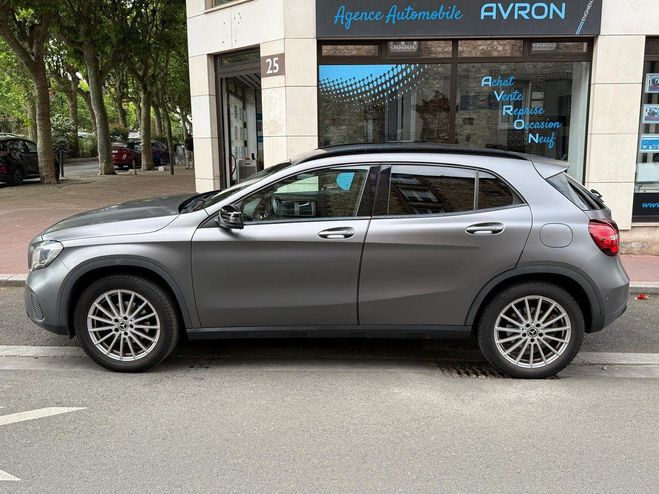 Mercedes Classe GLA (2) 180 SENSATION 1er main Gris Mat Gris Anthracite Mtallis de 2018