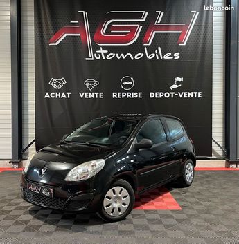  Voir détails -Renault Twingo II 1.2 LEV 75 cv Authentique à Pulnoy (54)