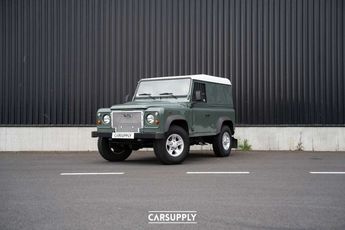  Voir détails -Land rover Defender 2.4 Classic Edition- Hardtop- Very good  à Kuurne (85)