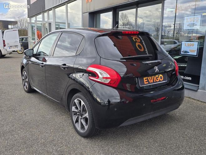 Peugeot 208 1.2 PURETECH STYLE 82ch Boitier Bio Etha Noir de 2014