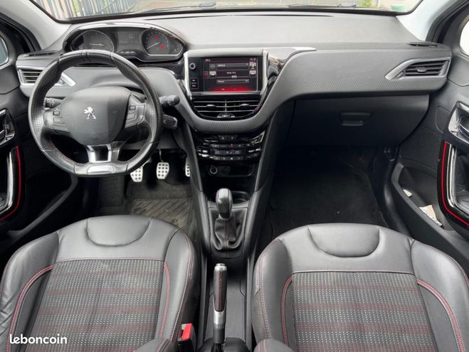 Peugeot 208 1.2 PURETECH 110ch GT LINE S&S Noir de 2015