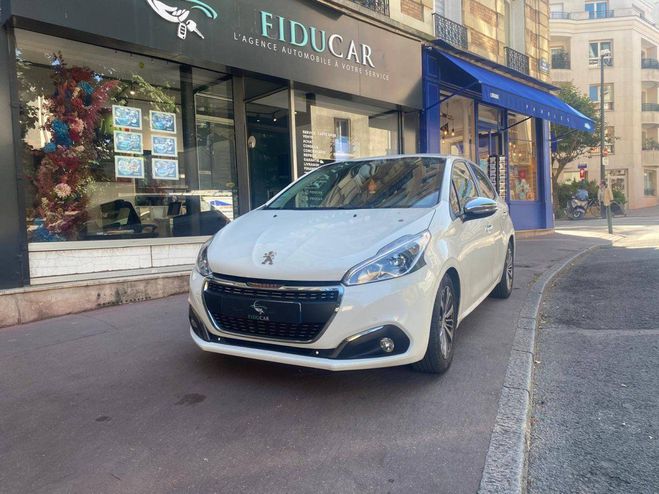 Peugeot 208 Phase 2 1.5 Blue HDi S&S 100cv BLANC de 2019