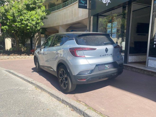 Renault Captur II 1.6 E-Tech hybride Rive Gauche GRIS de 2022