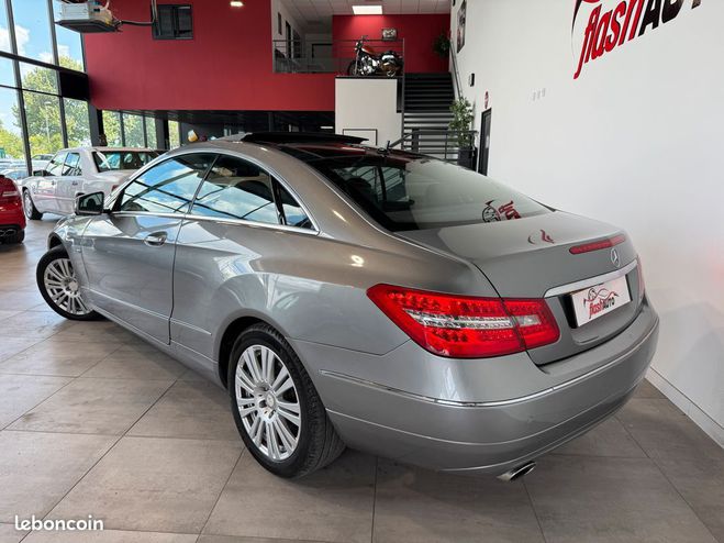 Mercedes Classe E Coup 220 CDi BlueEFFICIENCY 170cv-BVA-2 Gris de 2011