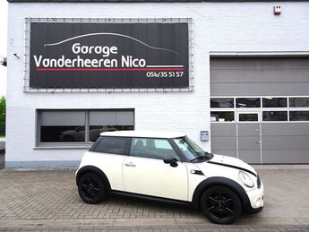  Voir détails -Mini One 1.6i STRIPING,AIRCO,ZWARTE VELGEN,GETINT à Kuurne (85)