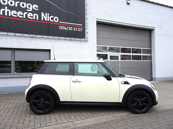 Mini One 1.6i STRIPING,AIRCO,ZWARTE VELGEN,GETINT Blanc de 