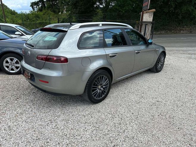 Alfa romeo 159 SW 2.0 JTDM 170 DISTINCTIVE 129000KMS gris de 2011