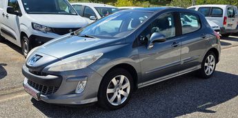  Voir détails -Peugeot 308 1.6 HDI 110CH PREMIUM TOIT PANO CLIM REG à Martigues (13)