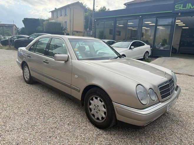 Mercedes Classe E II (W210) 240 V6 Classic BA INC. de 1999