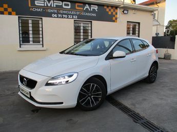  Voir détails -Volvo V40 D2 AdBlue 120 ch Geartronic 6 Business à Clamart (92)