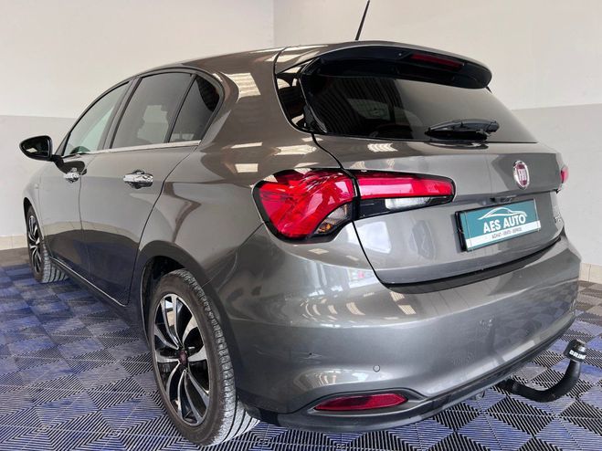 Fiat Tipo 5 PORTES 1.4 T-Jet 120 ch Lounge Gris de 2017