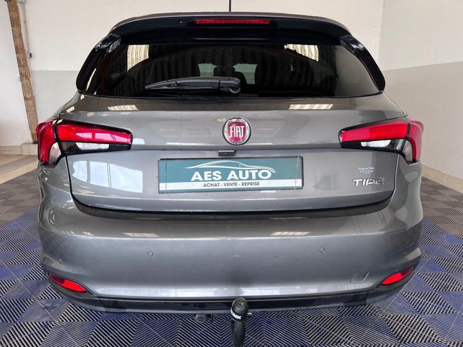 Fiat Tipo 5 PORTES 1.4 T-Jet 120 ch Lounge Gris de 2017