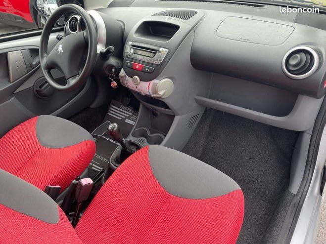 Peugeot 107 urban move 3 portes Gris de 2007