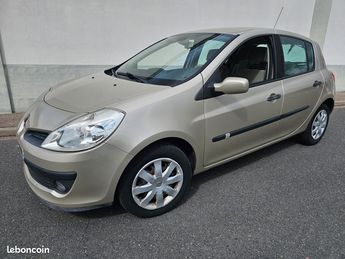  Voir détails -Renault Clio Renult iii 1.2 tce 100 à Belleville (69)