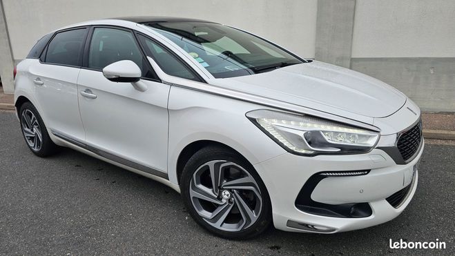 Citroen DS5 2.0 bluehdi 150 so chic blanc nacre Blanc de 2015