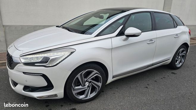 Citroen DS5 2.0 bluehdi 150 so chic blanc nacre Blanc de 2015