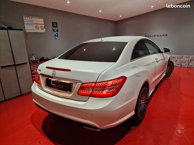 Mercedes Classe E 500 5.5 V8 388 CH 7G Tronic Plus PACK AM Blanc de 2012