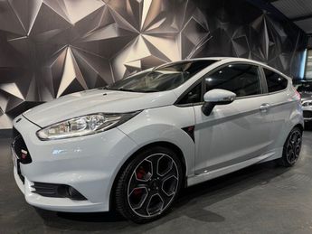  Voir détails -Ford Fiesta 1.6 ECOBOOST 200CH ST200 3P à Aubire (63)