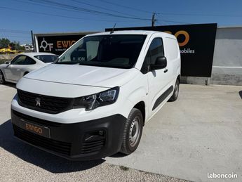  Voir détails -Peugeot Partner VU 1.6 HDI 100 ch ATTELAGE RADAR ARR BLU à Andrézieux-Bouthéon (42)