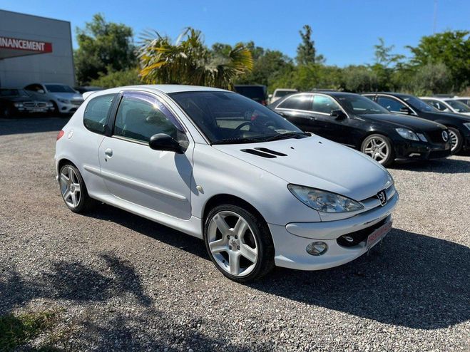 Peugeot 206 3P RC 11cv 2.0L 177ch Blanc de 2004