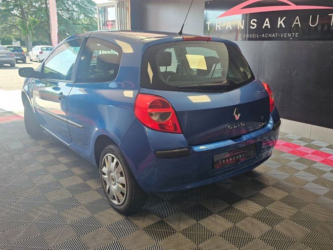 Renault Clio III 1.2 16V 75 Pack Authentique Bleu de 2006