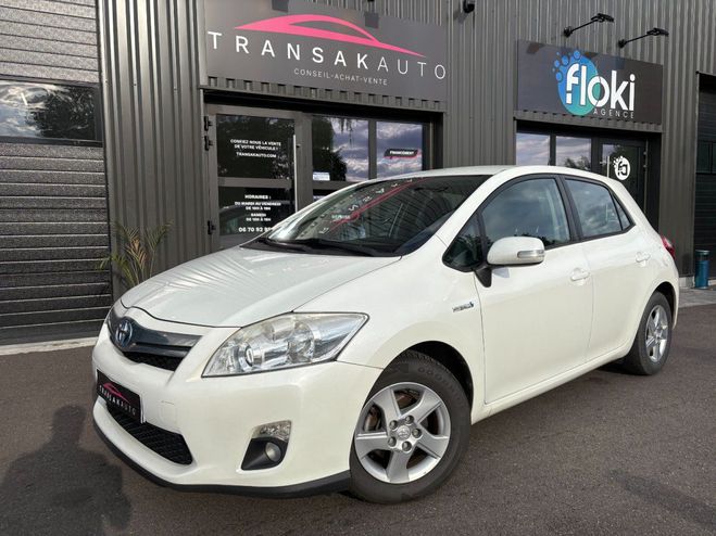 Toyota Auris mc hsd 136h dynamic avec climatisation a BLANC de 2011
