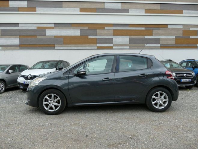 Peugeot 208 1.2 82 Ch ACTIVE BVM5 Gris de 2014