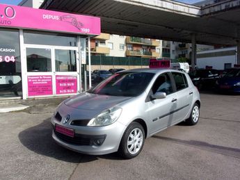  Voir détails -Renault Clio 1.4 16V 98CH CONFORT PACK CLIM DYNAMIQUE à Toulouse (31)