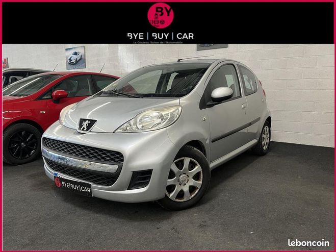 Peugeot 107 1.0 70 trendy Gris de 2010