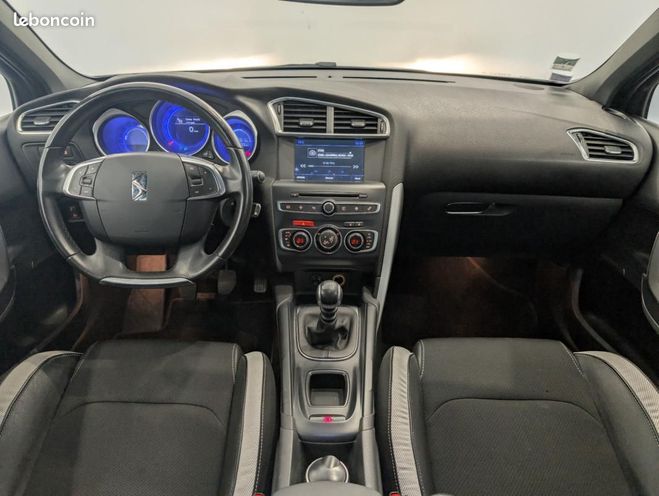 Citroen DS 4 1.6 BLUEHDI 120ch SO CHIC Blanc de 2016