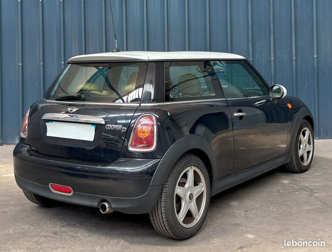 Mini One 1.6d 110ch distribution OK cuir toit gar Noir de 2007