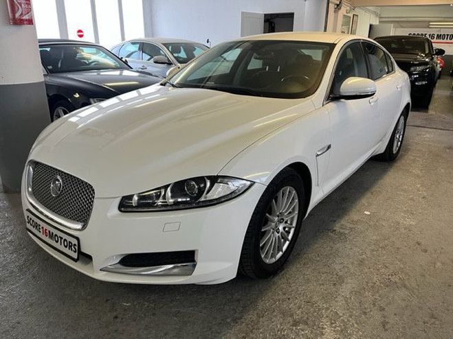 Jaguar XF (2) 2.0 240 luxe bva9 Blanc de 2013