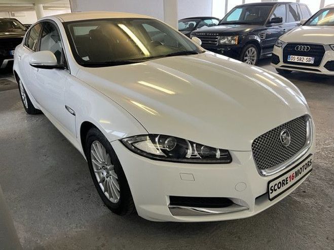 Jaguar XF (2) 2.0 240 luxe bva9 Blanc de 2013
