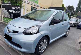  Voir détails -Toyota Aygo 1.0 VVT-I 68CH 5P à Harnes (62)