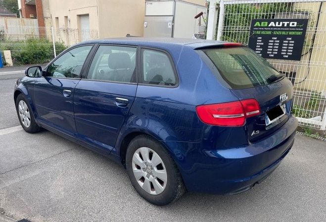 Audi A3 1.6 TDI 105CH DPF START/STOP AMBITION LU  de 2011