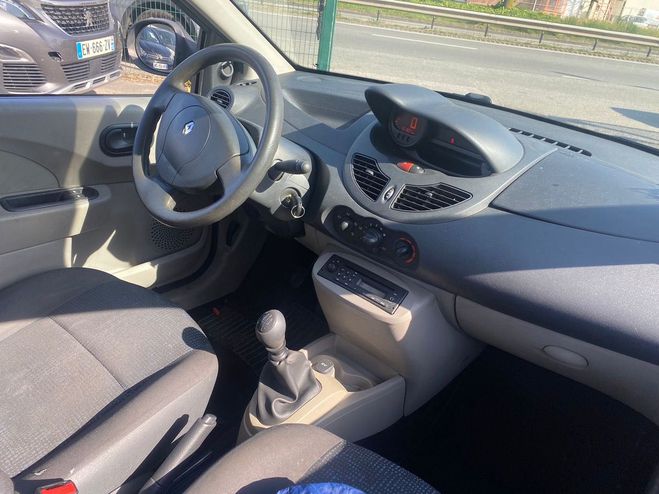 Renault Twingo II 1.2 LEV 16V 75 ACCESS ECO2 EURO5 Gris de 2009