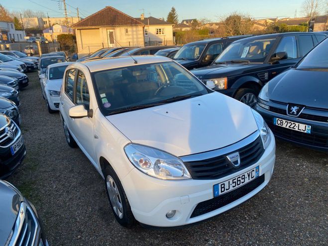 Dacia Sandero 1.2 16V 75 eco2 Blanc de 2011