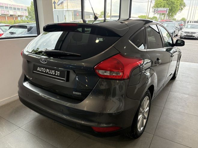 Ford Focus 1.0 SCTi 125 Titanium GRIS de 2017