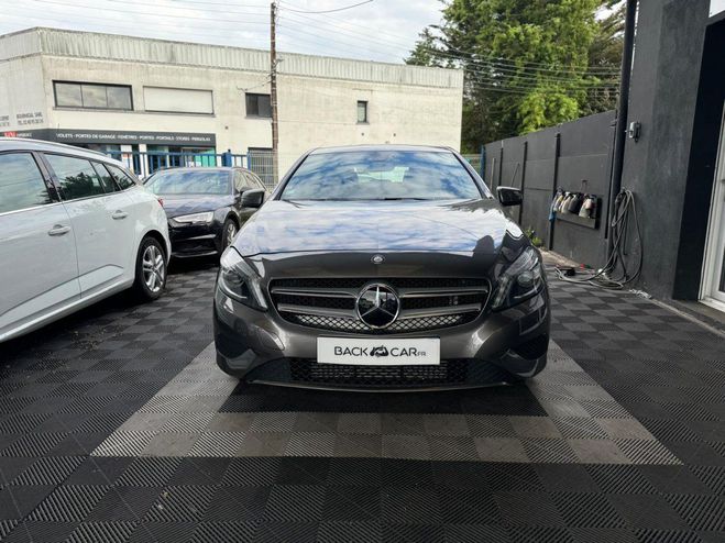 Mercedes Classe A 200 BlueEFFICIENCY Intuition - ENTRETIEN GRIS FONCE de 2013