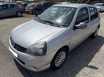  Voir détails -Renault Clio II 1.2 16v Campus Bye 5p à Saint-Priest (69)