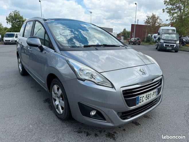Peugeot 5008 Style 1.6 blueHdi 120cv 5places Boite Au Autre de 2016