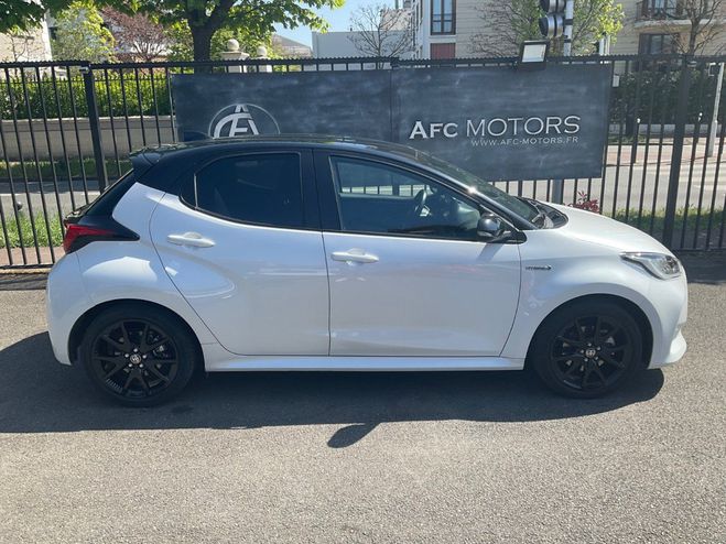 Toyota Yaris Hybrid Collection Multidrive ECVT Blanc de 2021