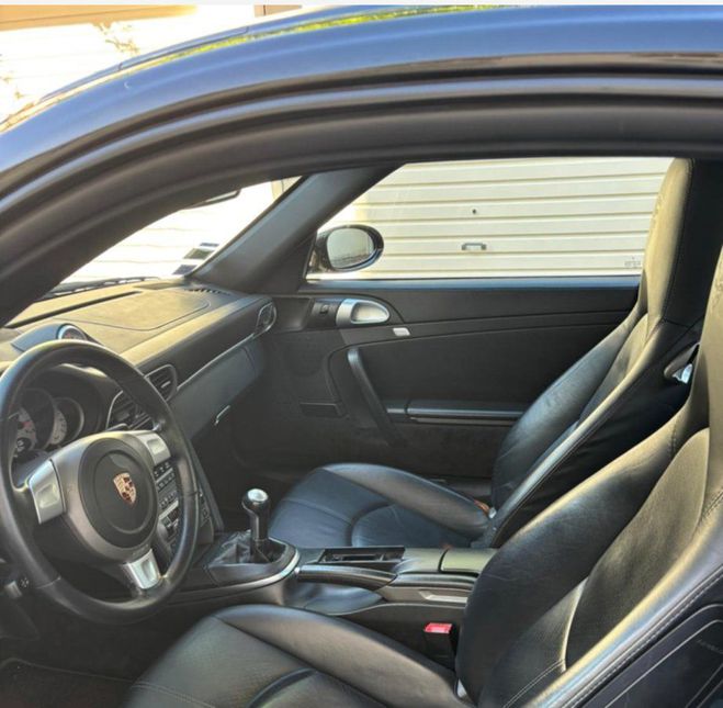 Porsche 911 types 997carre4s Noir de 2007